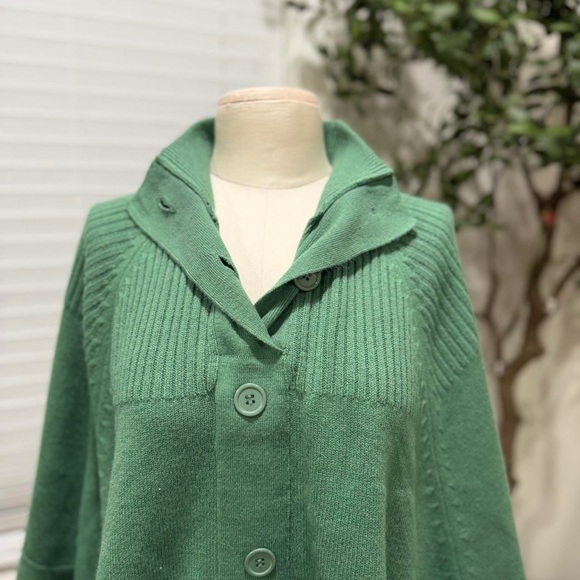 Argee Elegant Green Women's Poncho - Picture 2 of 5